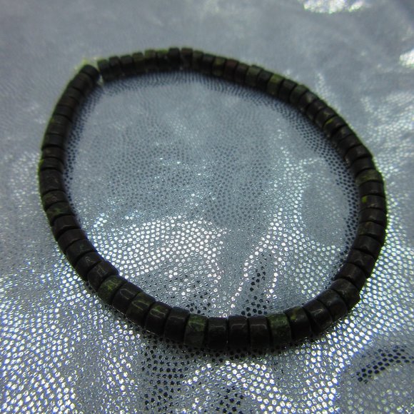Dragon Bloodstone 4mm Heishi 7" Stretchy Gemstone Bracelet - Picture 2 of 3